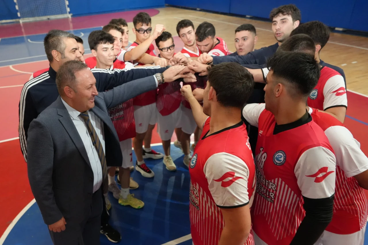 Eskişehir Büyükşehir Spor Kulübü Hentbol Takımı Zafer İçin Sahada