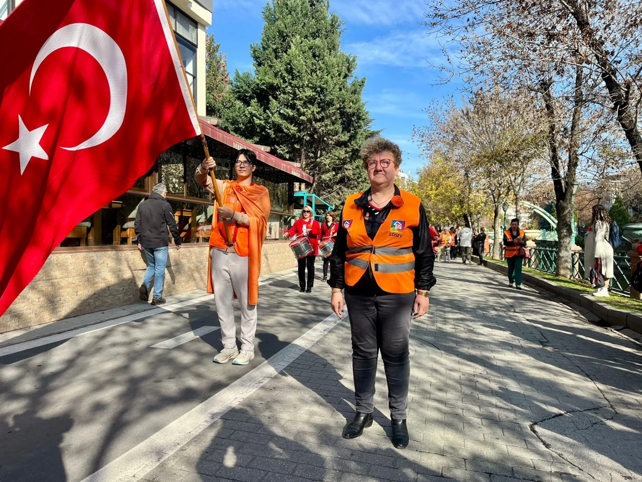 Eskişehir turuncuya boyandı: LÖSEV 27. yılını kortejle kutladı