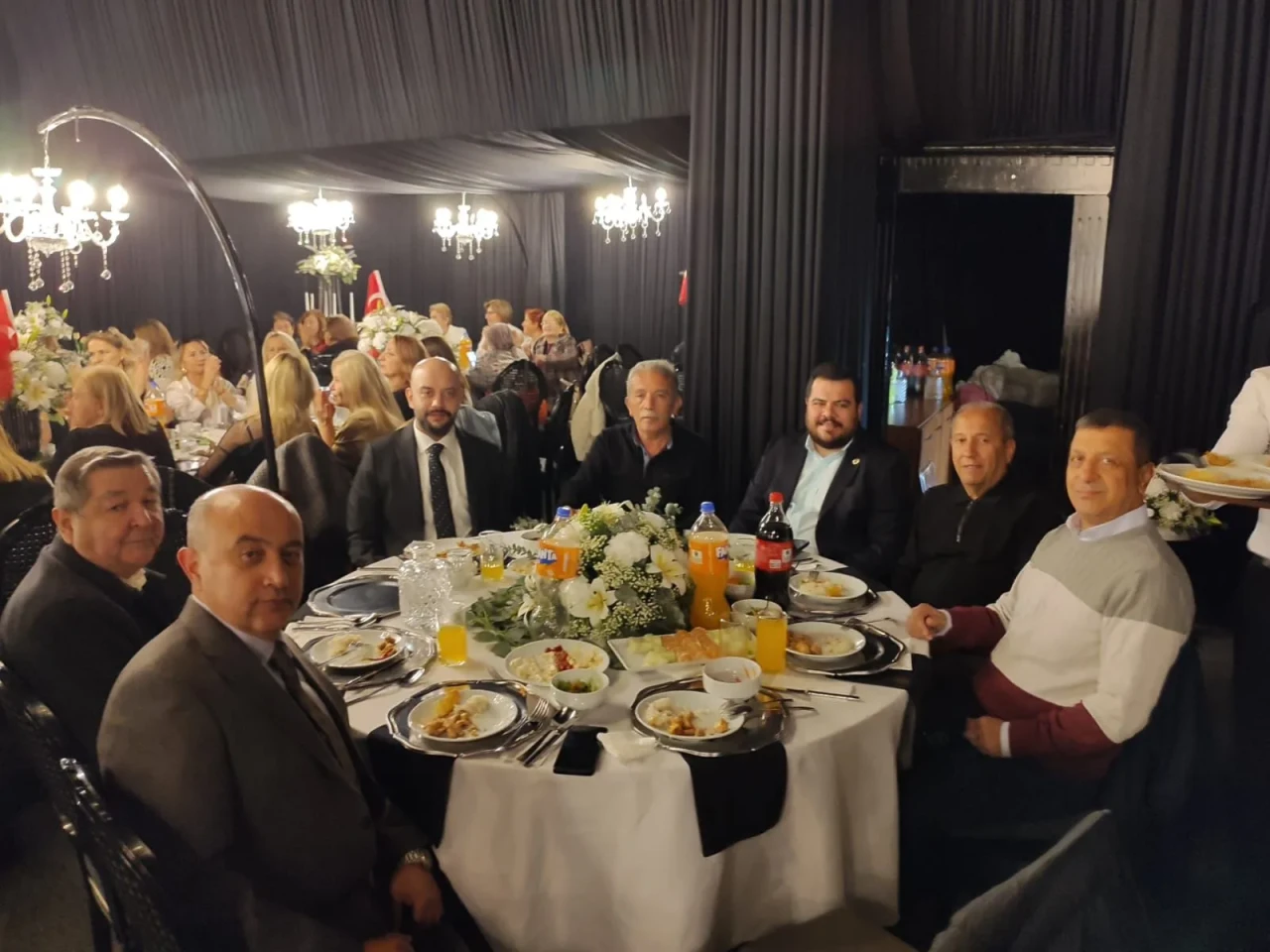 Emirdağlılar Vakfı’ndan Öğretmenler Günü’nde Anlamlı Buluşma