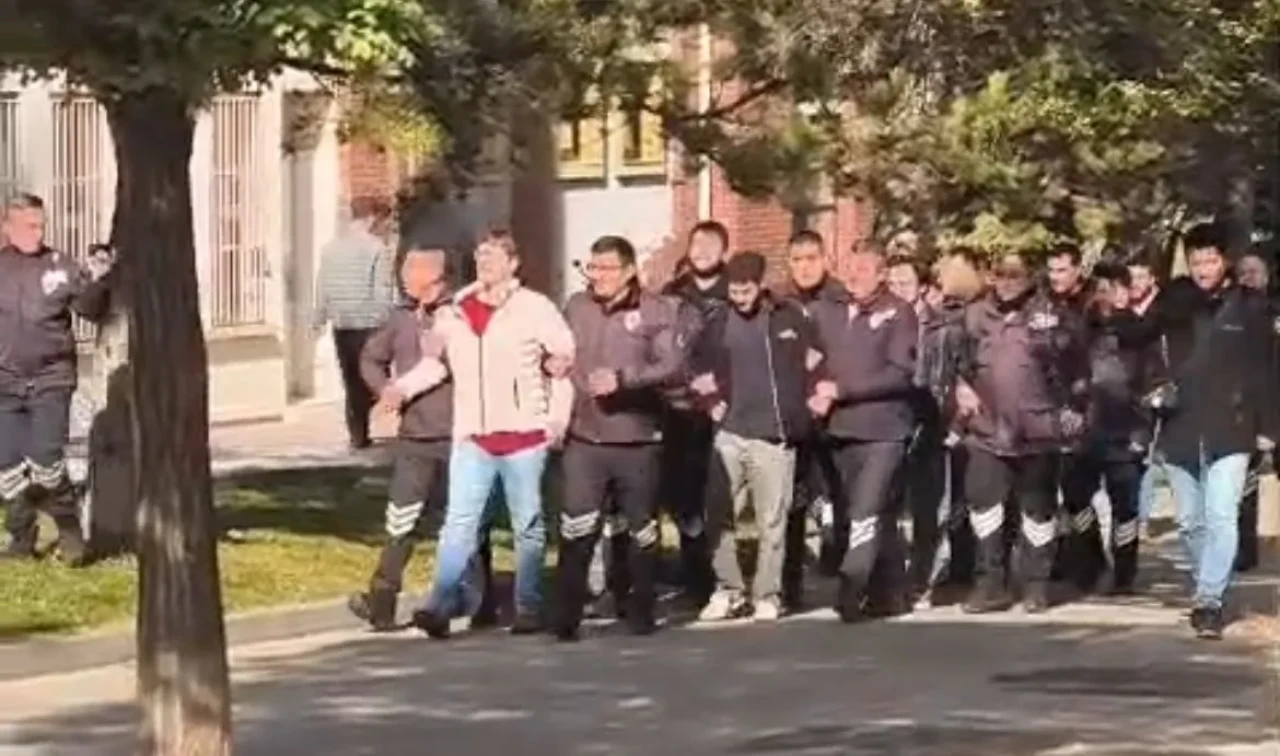 Anadolu Üniversitesi’nde Öğrencilere ÖGB ve Sivil Polis Müdahalesi