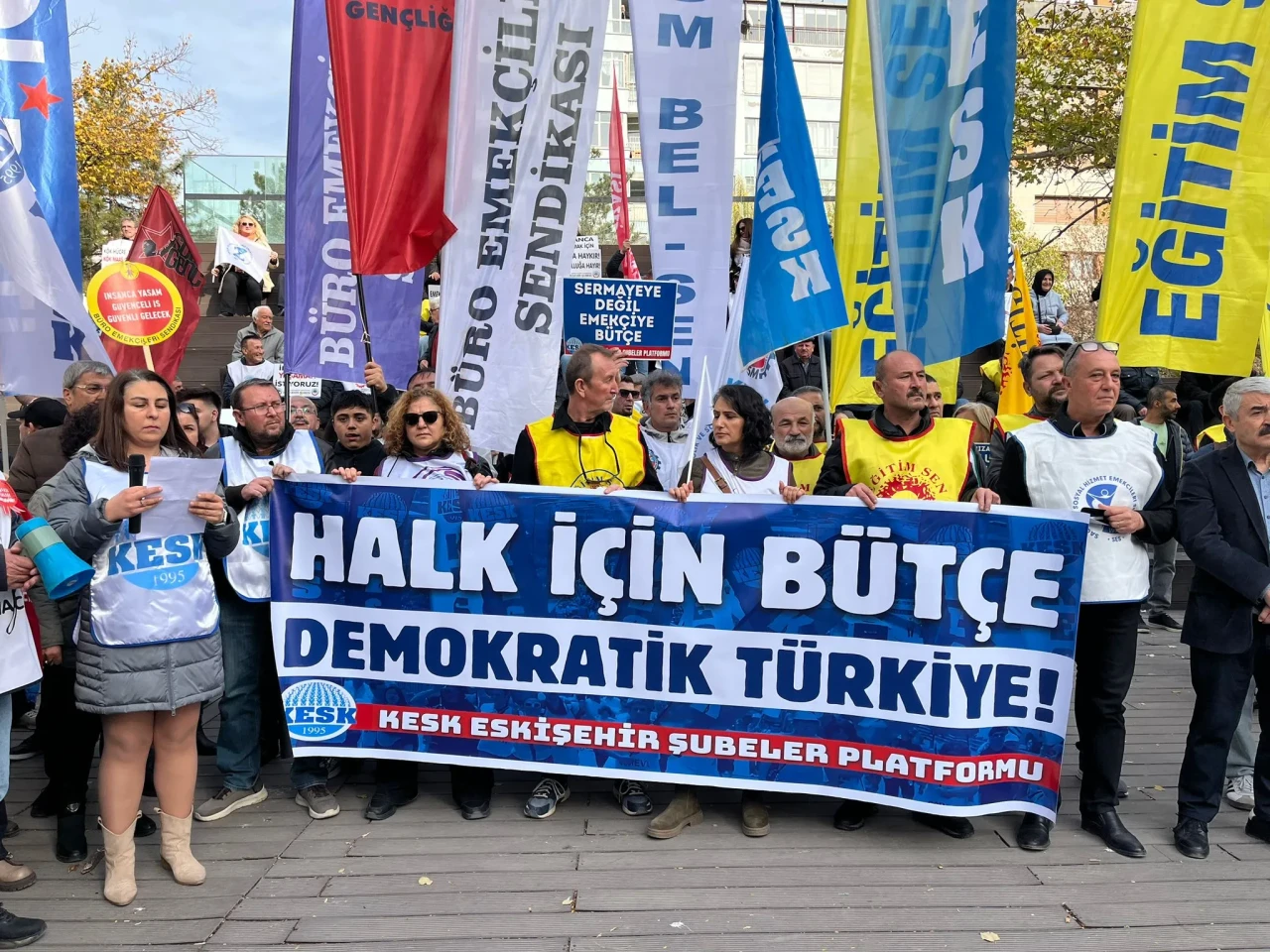 Eskişehir’de ‘Halk İçin Bütçe’ Yürüyüşü: “Yoksulluğu Derinleştiren Bütçeyi Kabul Etmiyoruz!”