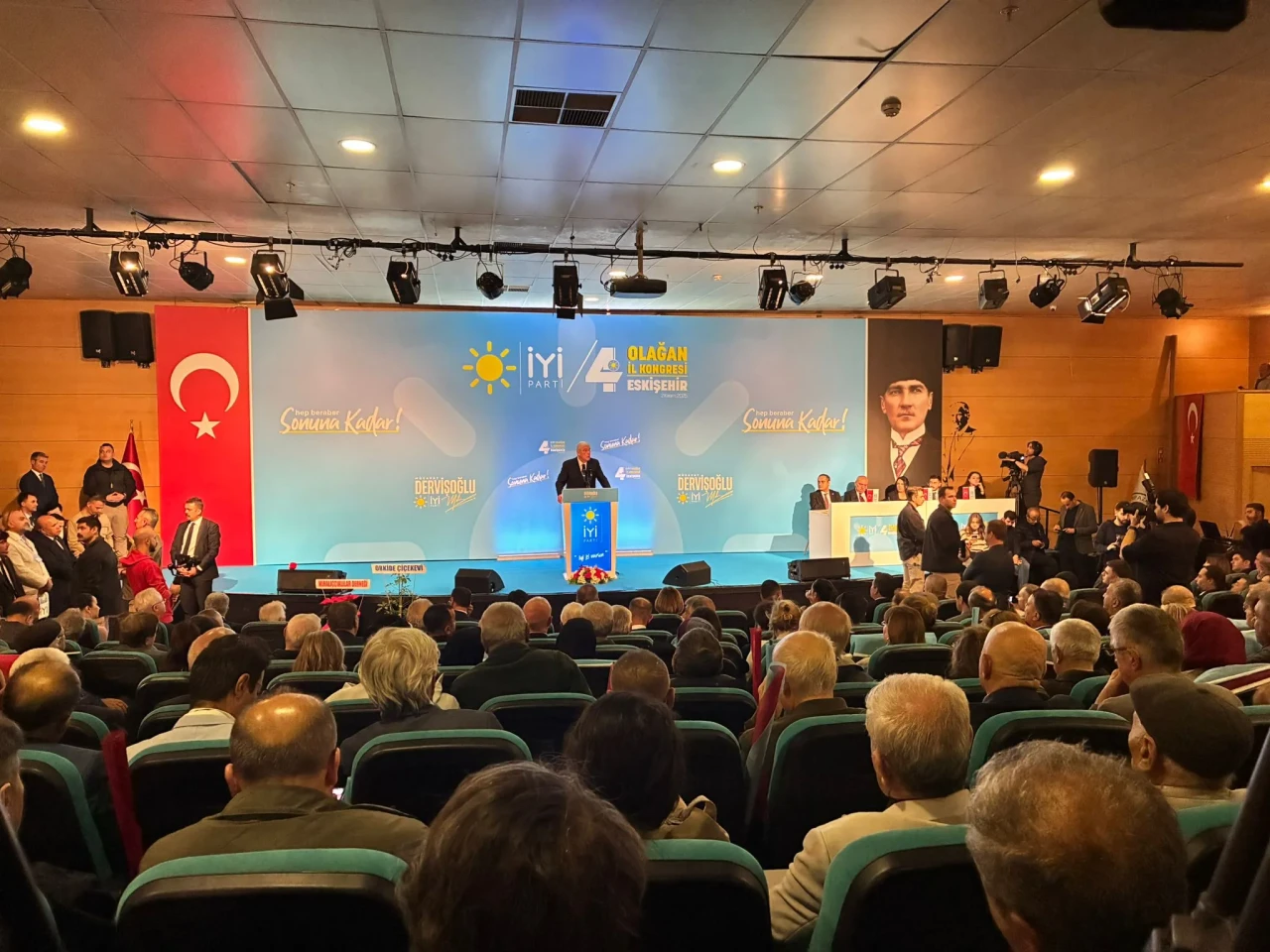 Dervişoğlu: “İngiliz’e uçak alıyorlar, asgari ücreti artıramıyorlar”