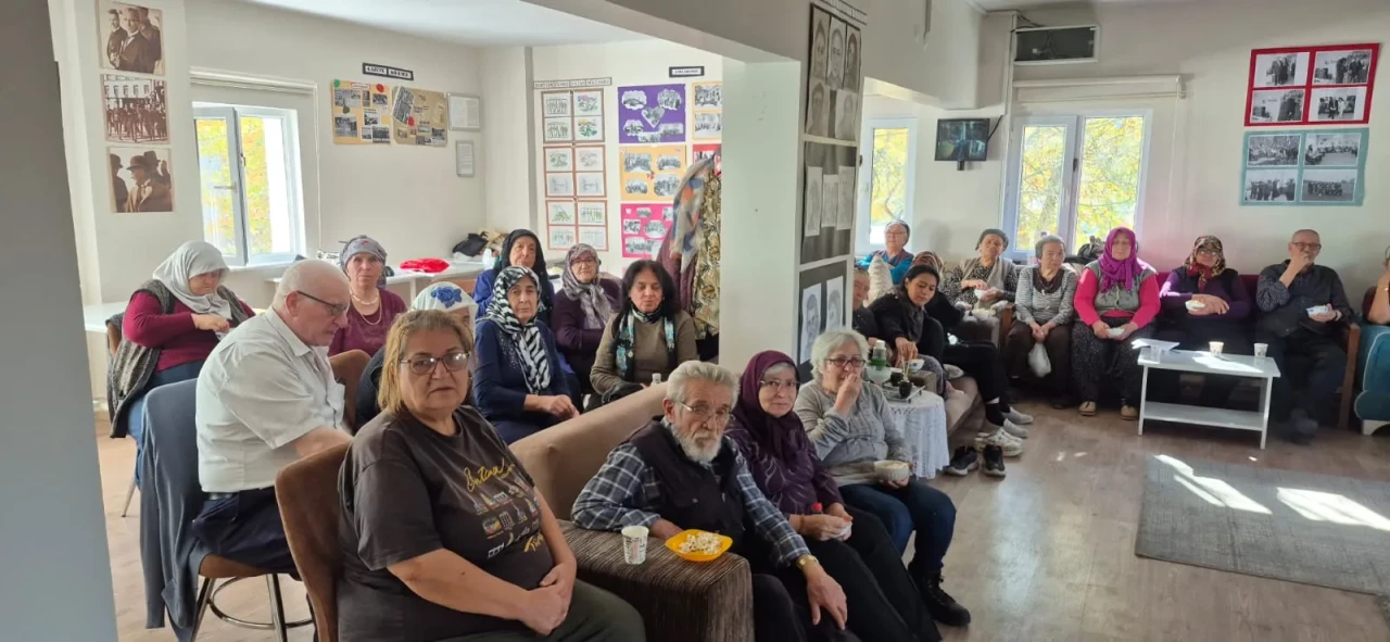 Odunpazarı’nda Koca Çınarlara Nostaljik Sinema Keyfi