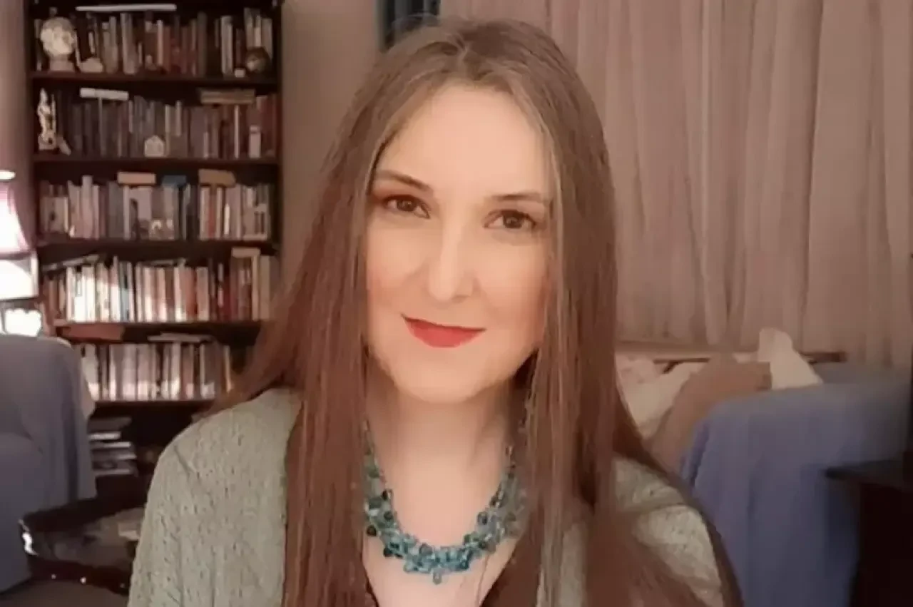 Farah Yurdözü Kimdir? Türkiye’nin İlk Kadın UFO Araştırmacısının Hayatı, Eğitimi ve Uluslararası Kariyeri