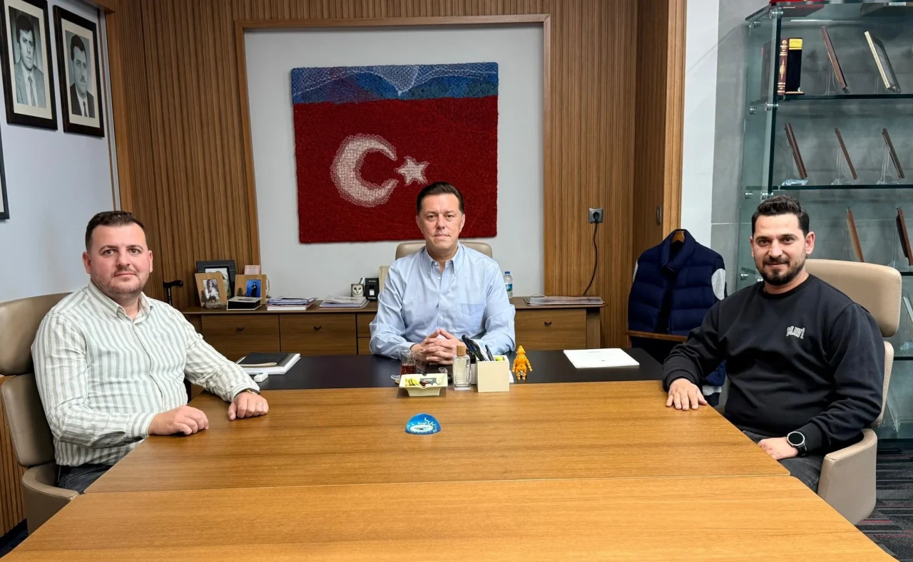 Milletvekili Hatipoğlu Görevini Tamamlayan İlçe Başkanlarıyla Buluştu