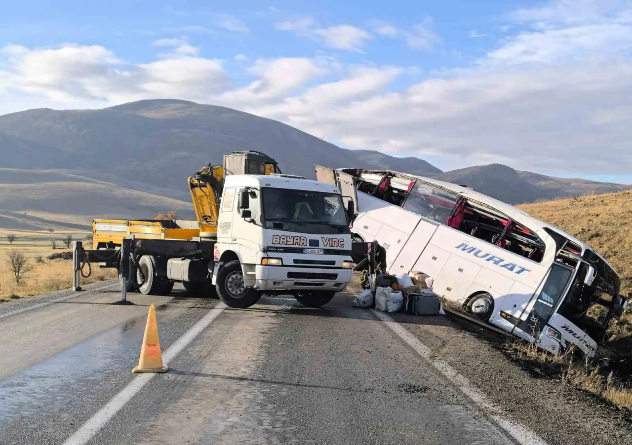 Afyonkarahisar’daki kazada yaşamını yitirenlerin kimlikleri belirlendi