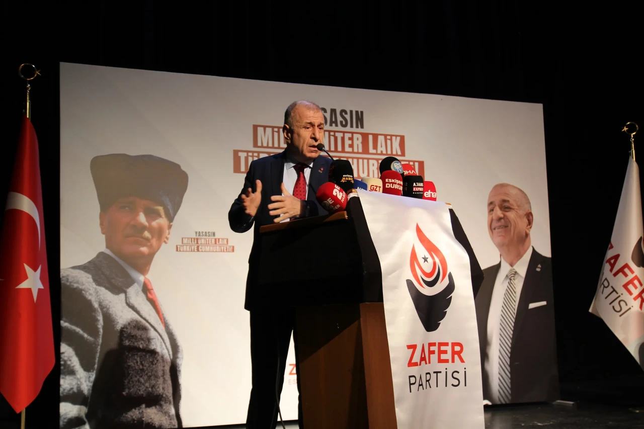 Ümit Özdağ Eskişehir’de Uyardı: “Bu Süreç Devam Ederse Öcalan Serbest Kalacak!”