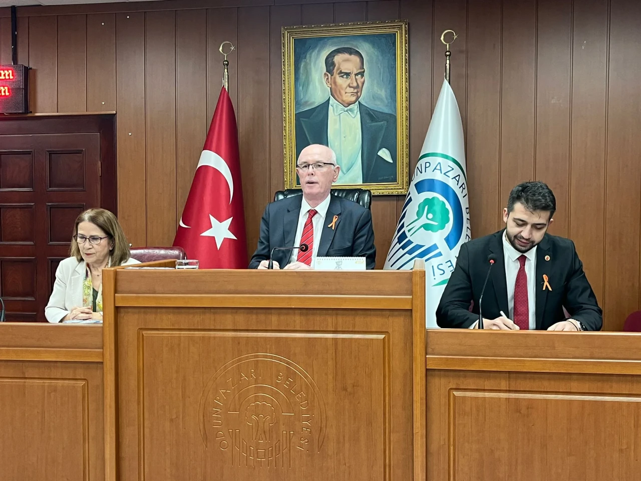 CHP’li Emre Genç’ten sert çıkış:“ Hukuk birilerine göre değil, herkese göre işlemeli”