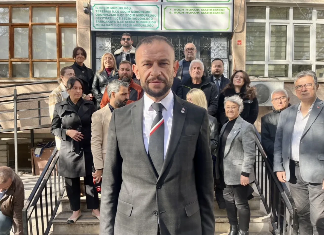 Zafer Partisi Eskişehir İl Başkanı Hasan Demir Mazbatasını Aldı