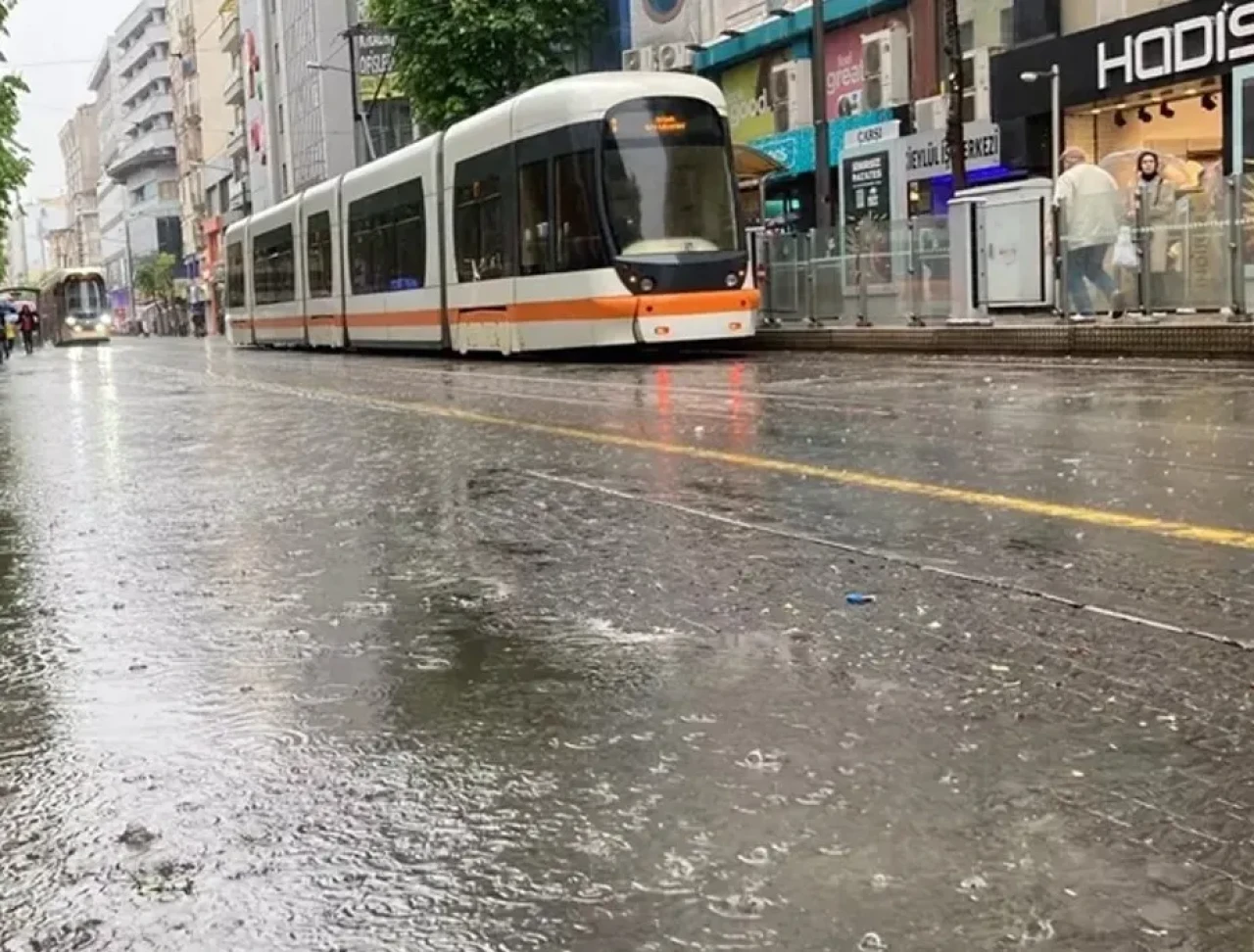 Eskişehir’de Yağmur Geliyor: Sıcaklıklar 2-4 Derece Düşecek