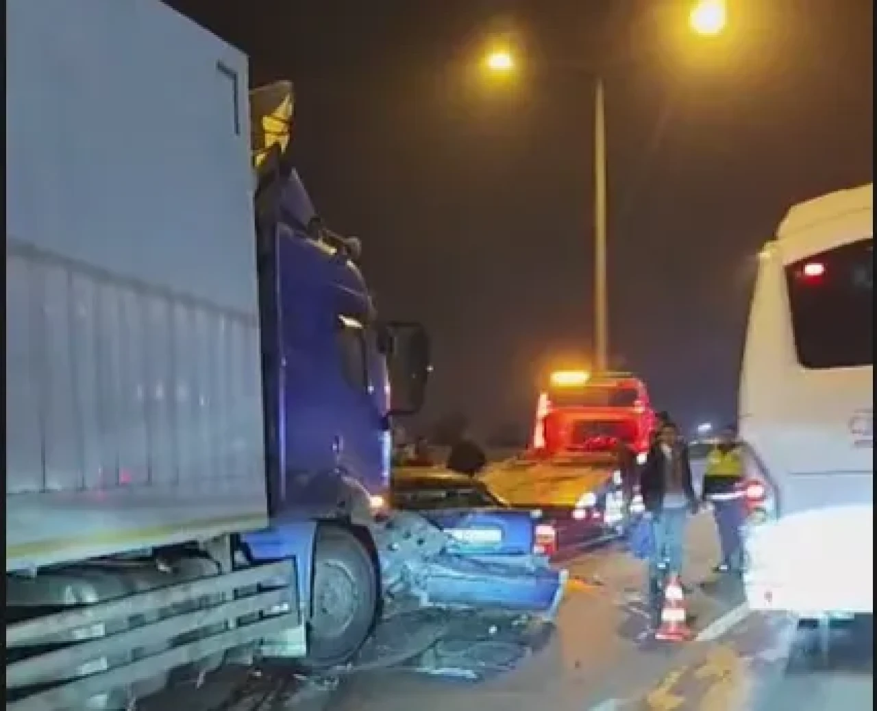 Eskişehir-Bursa karayolunda zincirleme kaza: 1 yaralı