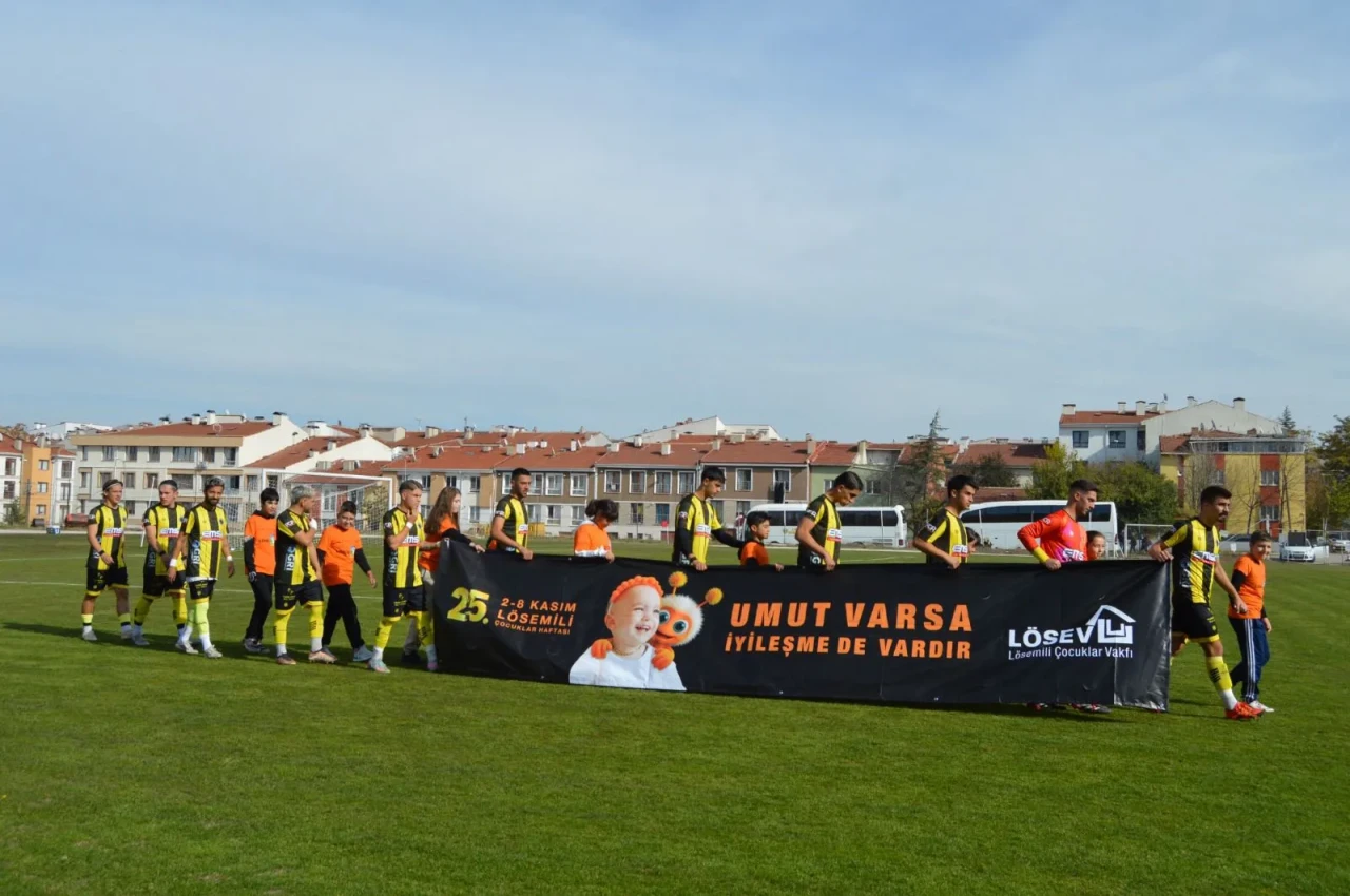 Spor kulüplerinden lösemili çocuklara moral desteği