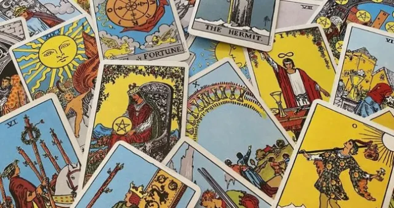25 Kasım Salı günü seni neler bekliyor? Günlük Tarot kart açılımı! 25 Kasım 2025 Günlük Tarot Falı