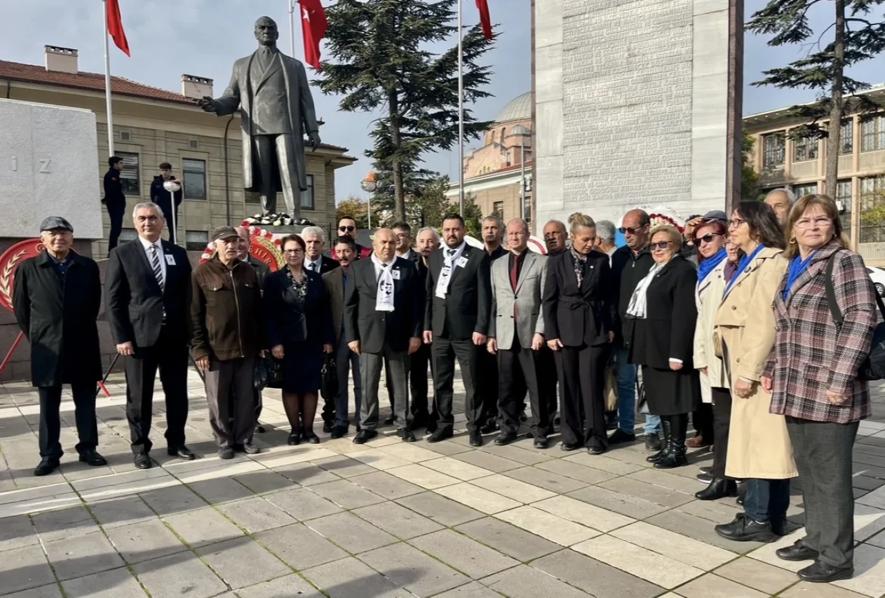 İYİ Parti Eskişehir İl Başkanlığı Atatürk’ü andı