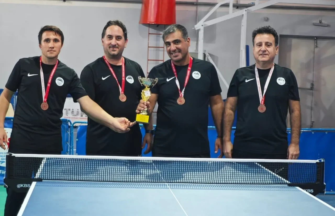 ESKİ Masa Tenisi Takımı Türkiye dördüncüsü oldu