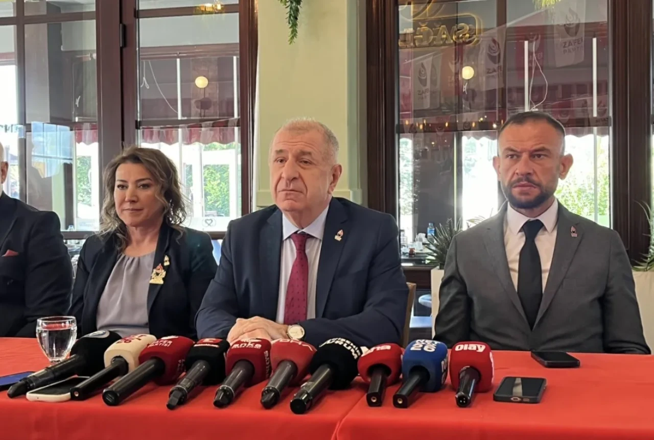 Ümit Özdağ: “Türkiye Tarihsel Bir Kırılmaya Sürükleniyor”