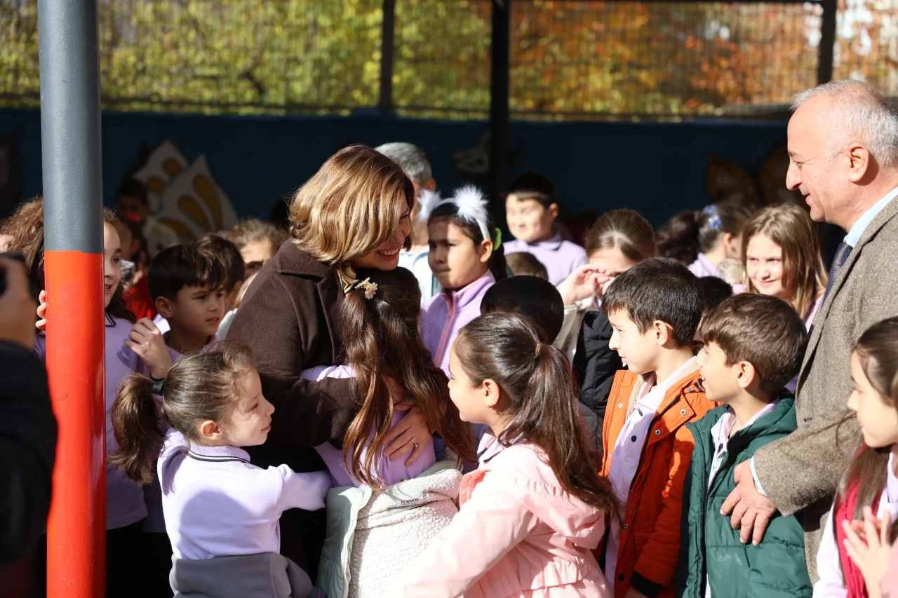 Başkan Ünlüce, Mezun Olduğu Ülkü İlkokulu’nda Öğretmenler Günü’nü Kutladı