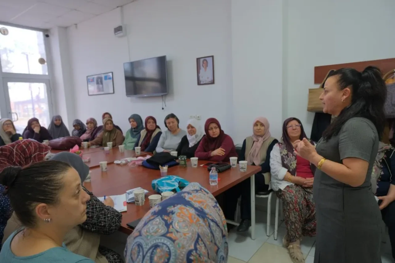 Büyükşehirin Şiddetle Mücadele Eğitimleri Sürüyor