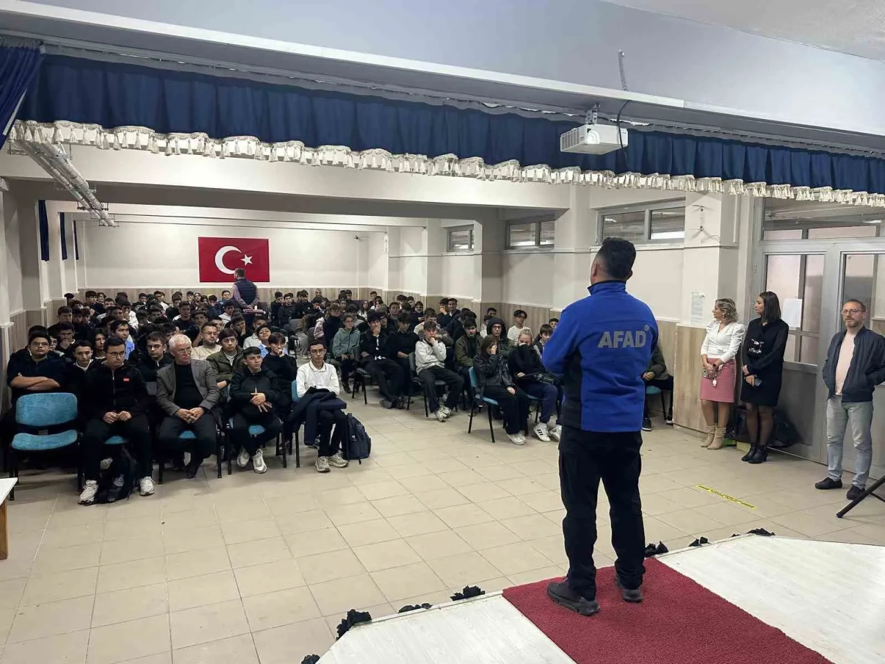 Eskişehir’de Öğrencilere Afet ve Yangın Farkındalık Eğitimi Verildi