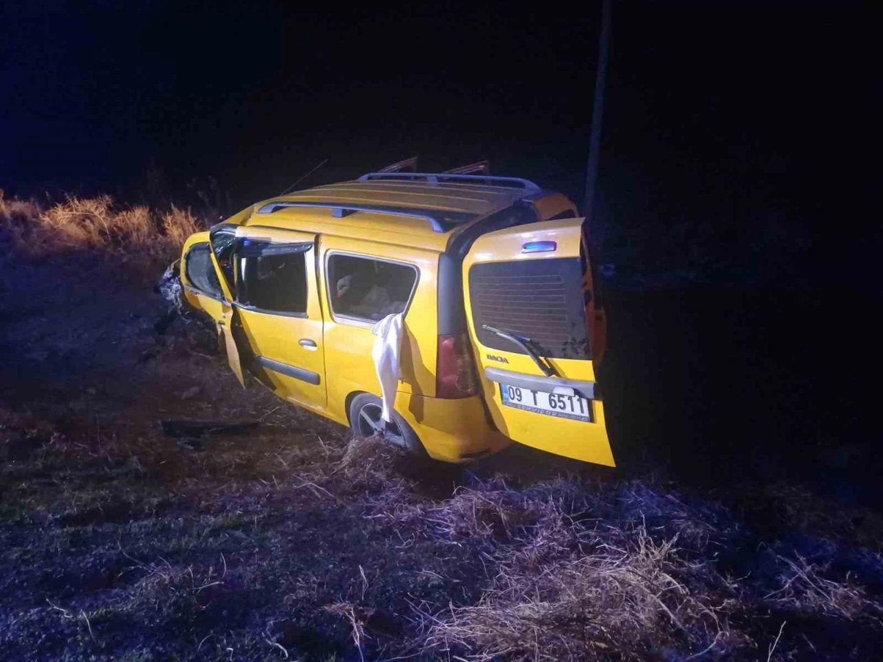 Afyonkarahisar’da Trafik Kazası: 1 Kişi Hayatını Kaybetti, 8 Kişi Yaralandı