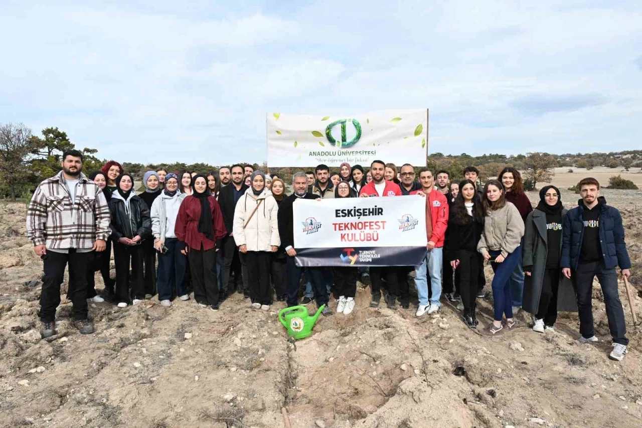 Anadolu Üniversitesi Öğrencileri Eskişehir’i Yeşillendiriyor