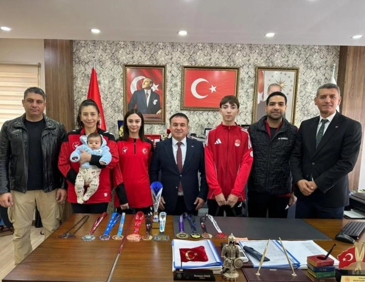 Avrupa derecesi kazanan Bilecikli taekwondocuları İl Müdürü tebrik etti