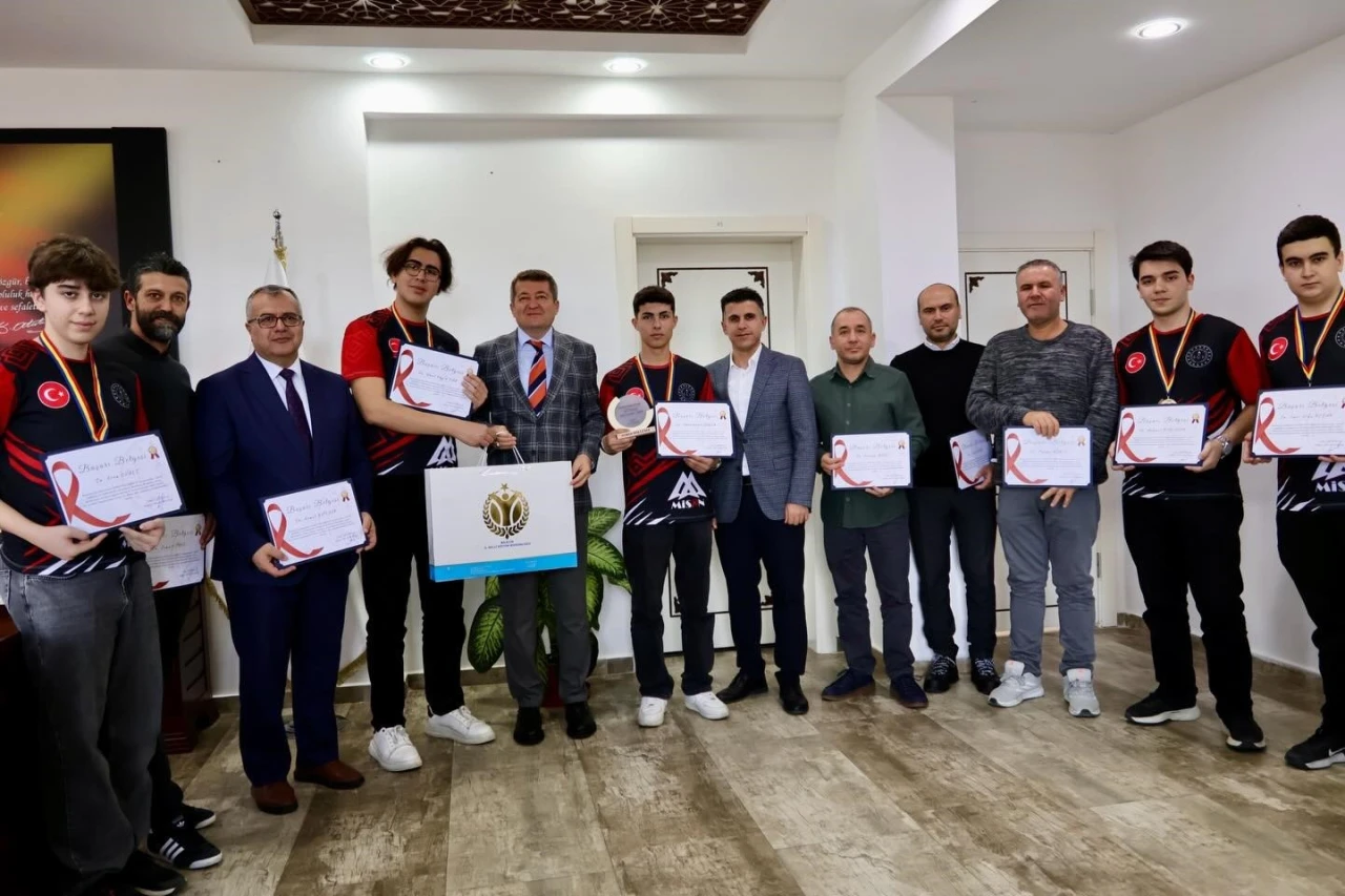 Bozüyük Mimar Sinan Lisesi Öğrencileri Dünya Üçüncüsü Oldu