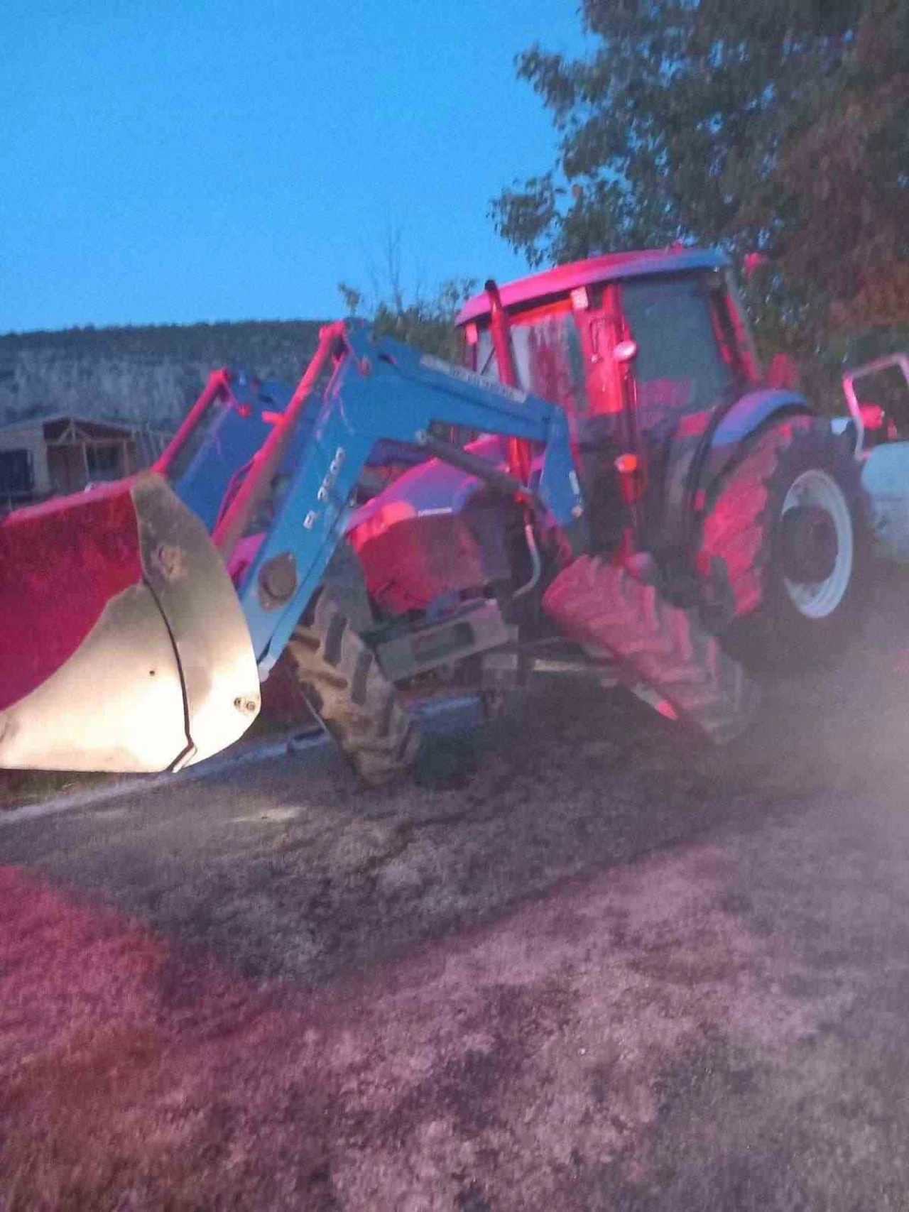 Bilecik’te traktör ile minibüsün çarpıştığı kazada 3 kişi yaralandı