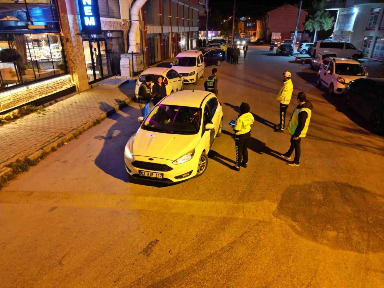 Bolvadin’de geniş çaplı huzur ve asayiş denetimi yapıldı