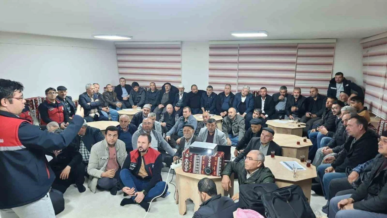 Afyonkarahisar’da çiftçi bilgilendirme toplantıları hız kesmeden sürüyor