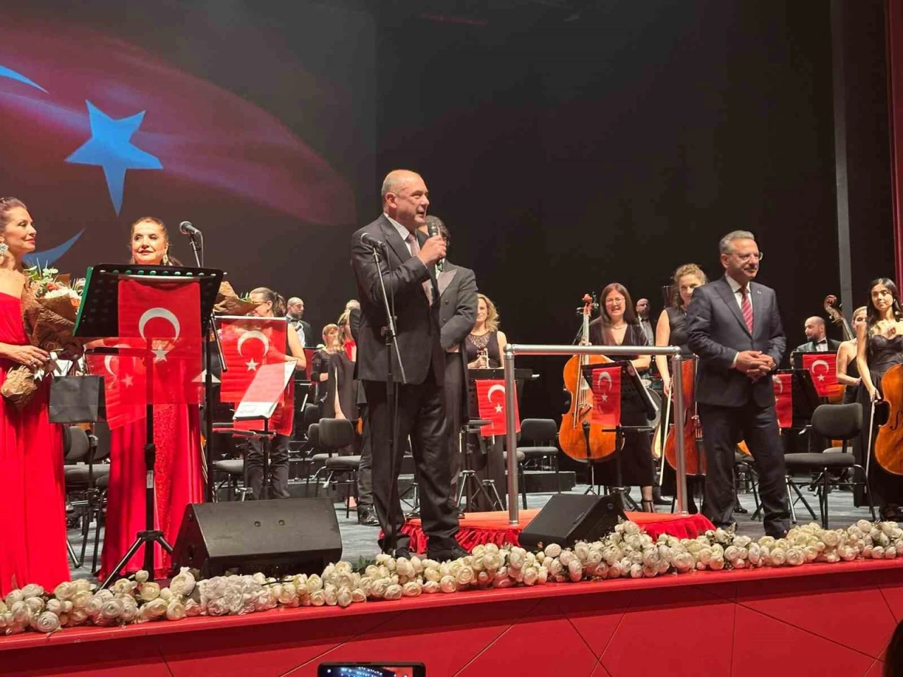 Eskişehir’de Cumhuriyet Coşkusu: TOBB Başkanı Hisarcıklıoğlu Senfoni Konserinde