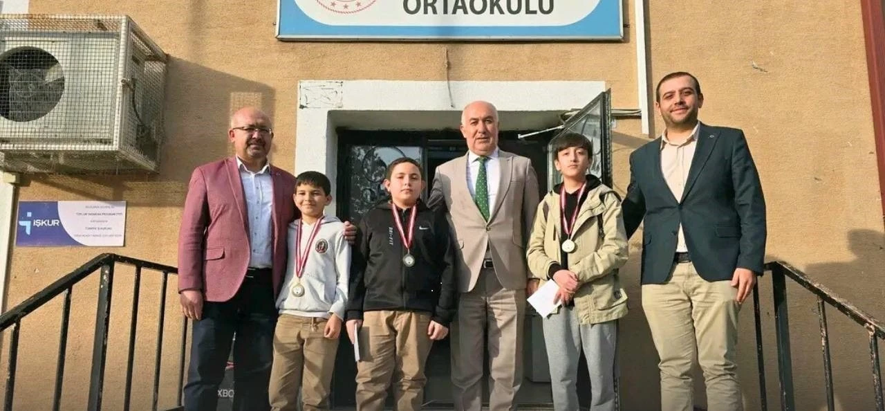 Emirdağ’da Geleneksel Satranç Turnuvası Tamamlandı