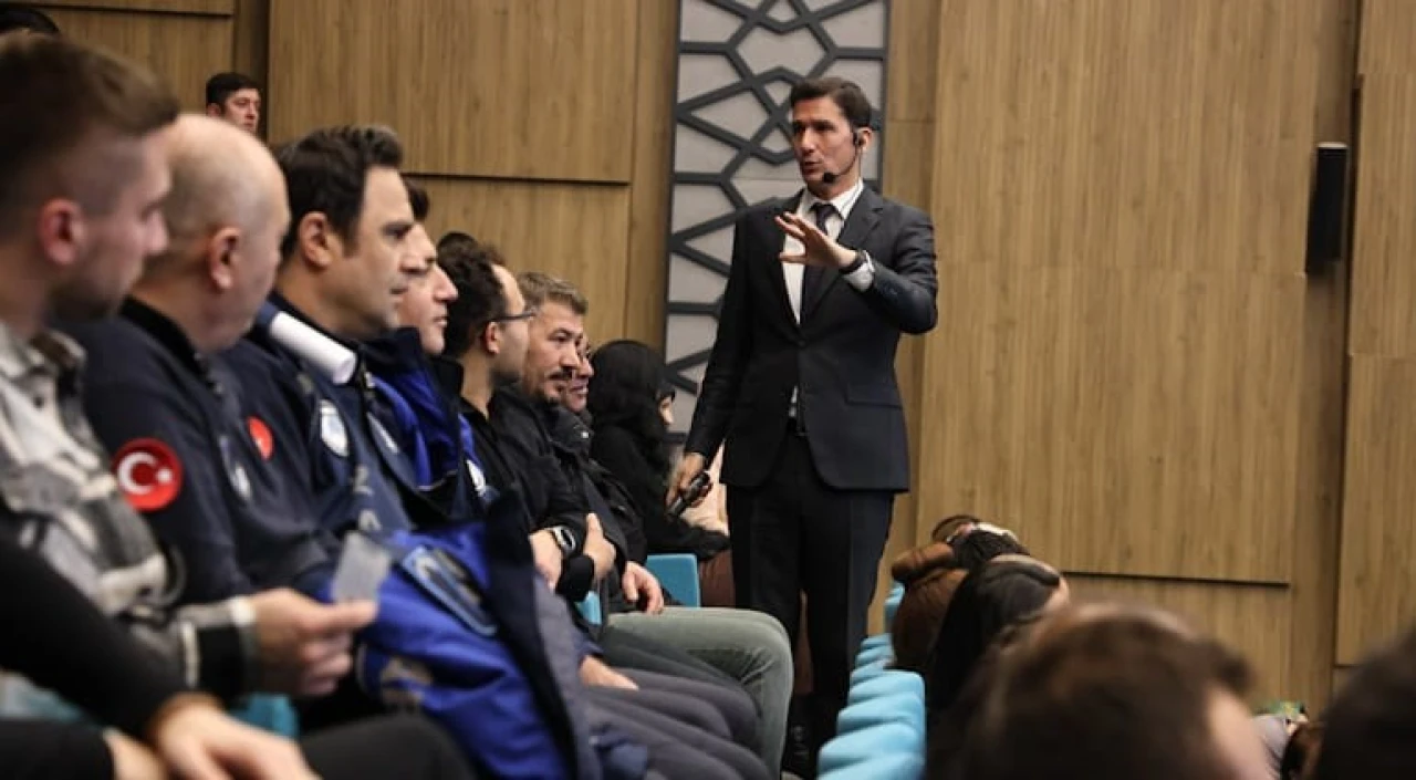 Kütahya'da belediye personelleri "Etkili İletişim Davranış Biçimleri" eğitimi aldı