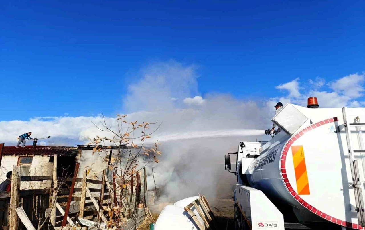 Seyitömer’de ahır yangını hızlı müdahaleyle söndürüldü
