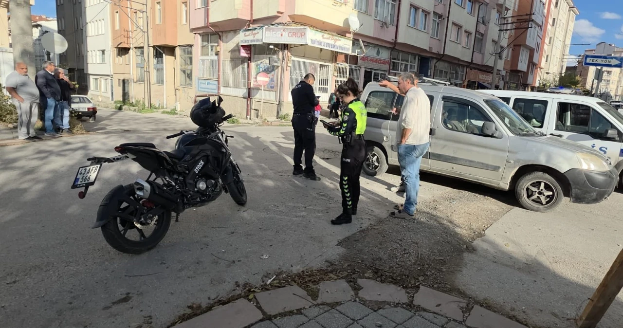 Kütahya’da Trafik Kazası: Motosiklet Sürücüsü Hastanelik Oldu