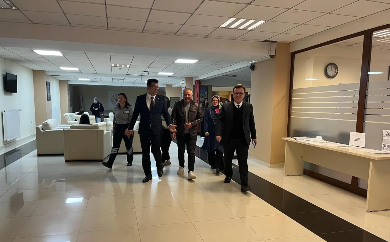 Vali Yardımcısı Süleyman Ovalı yurtları inceledi