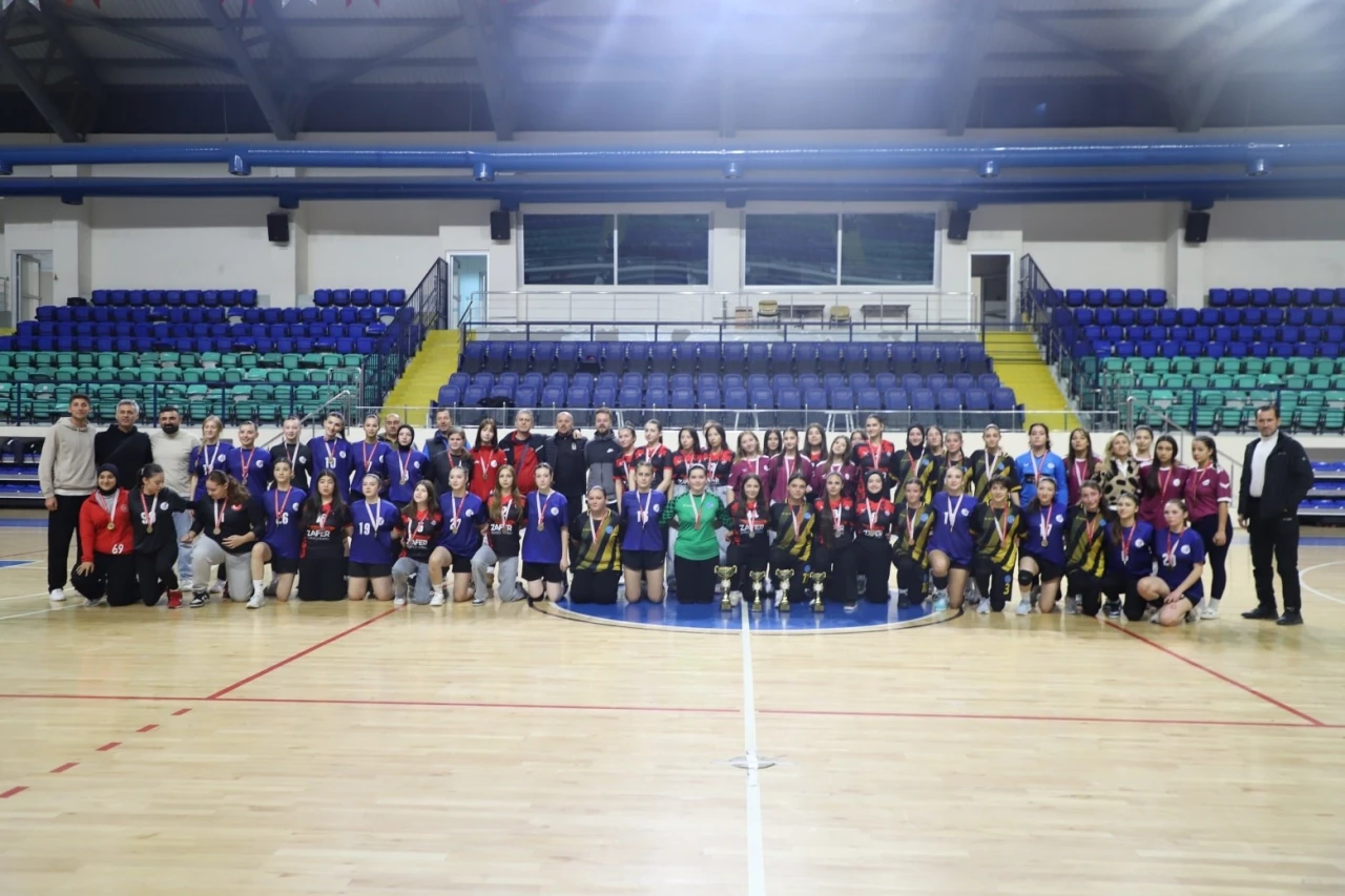 Kütahya’da Genç Kızlar Hentbol İl Birinciliği Heyecanı: Şampiyonlar Belli Oldu