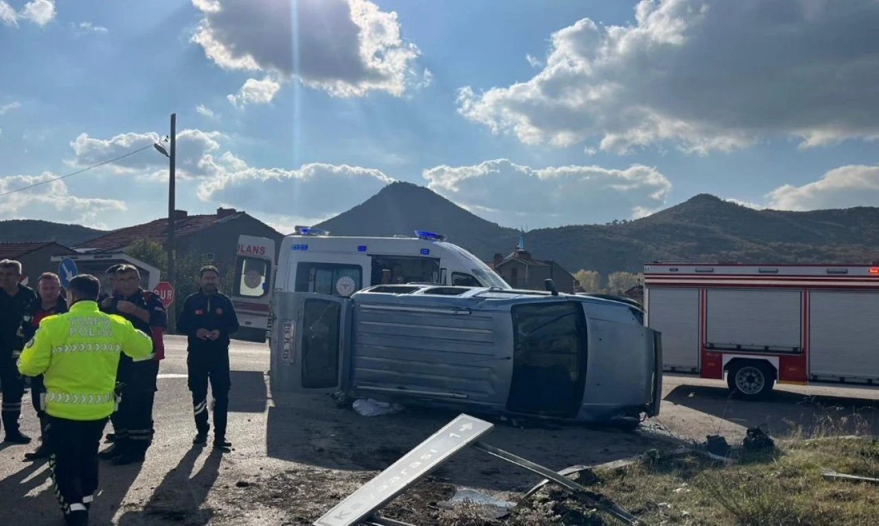 Kütahya’da trafik kazasında 7 kişi yaralandı