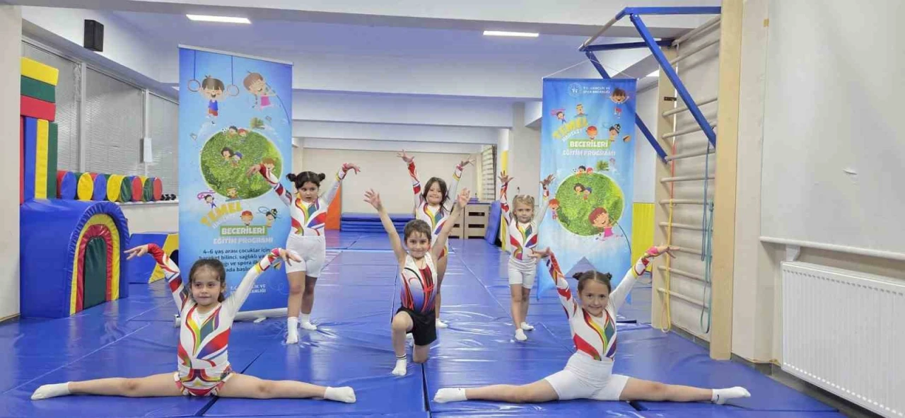 Eskişehir'de Minik Sporcular Eğlenerek Öğreniyor