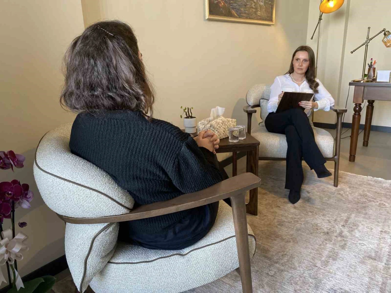 Psikolog Gültekin: “Asosyallik zayıflık değil, modern yaşamın insani bir tepkisi”