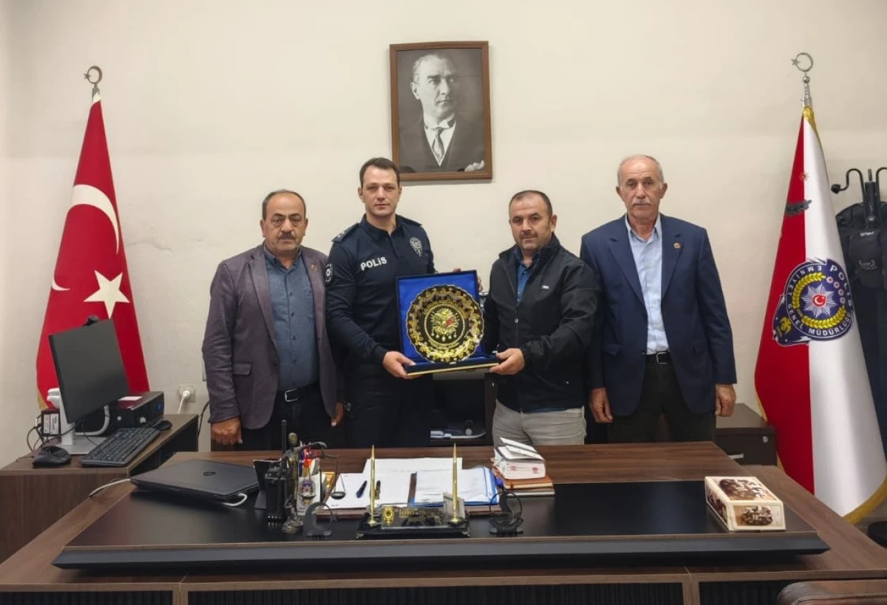 Bilecik Muhtarları Yenipazar İlçe Emniyet Amiri Kurtul’u Ziyaret Etti