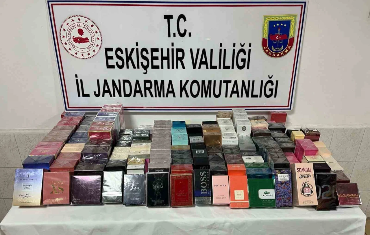 Eskişehir’de 450 bin liralık kaçak parfüm operasyonu!