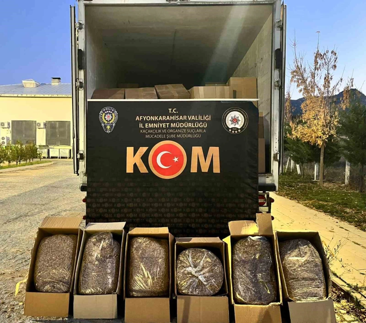 Afyonkarahisar’da 3 Ton Kaçak Tütün Ele Geçirildi