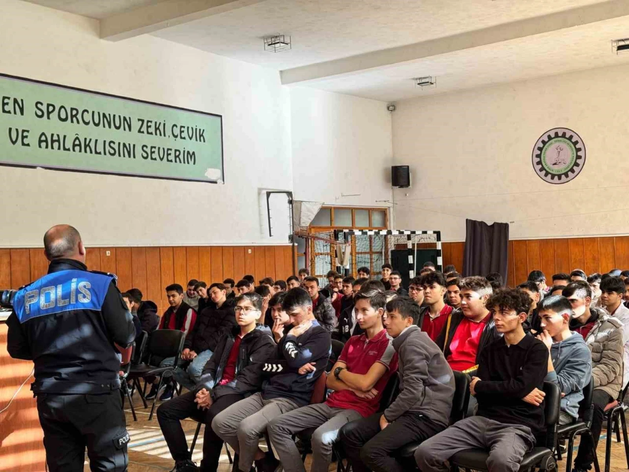 Afyonkarahisar’da Lise Öğrencilerine Güvenli İnternet ve Trafik Eğitimi