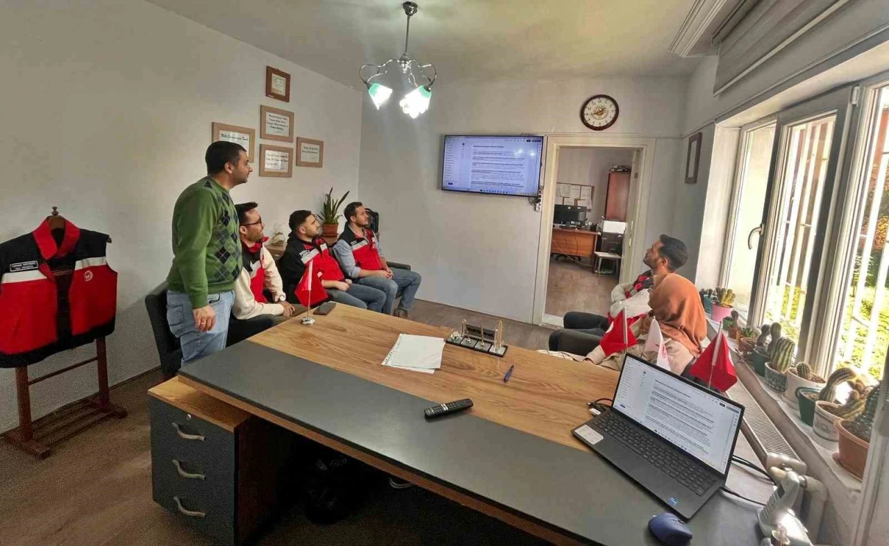 Tarım personeli "Çiğ süt sağım hijyeni" konusunda eğitim aldı