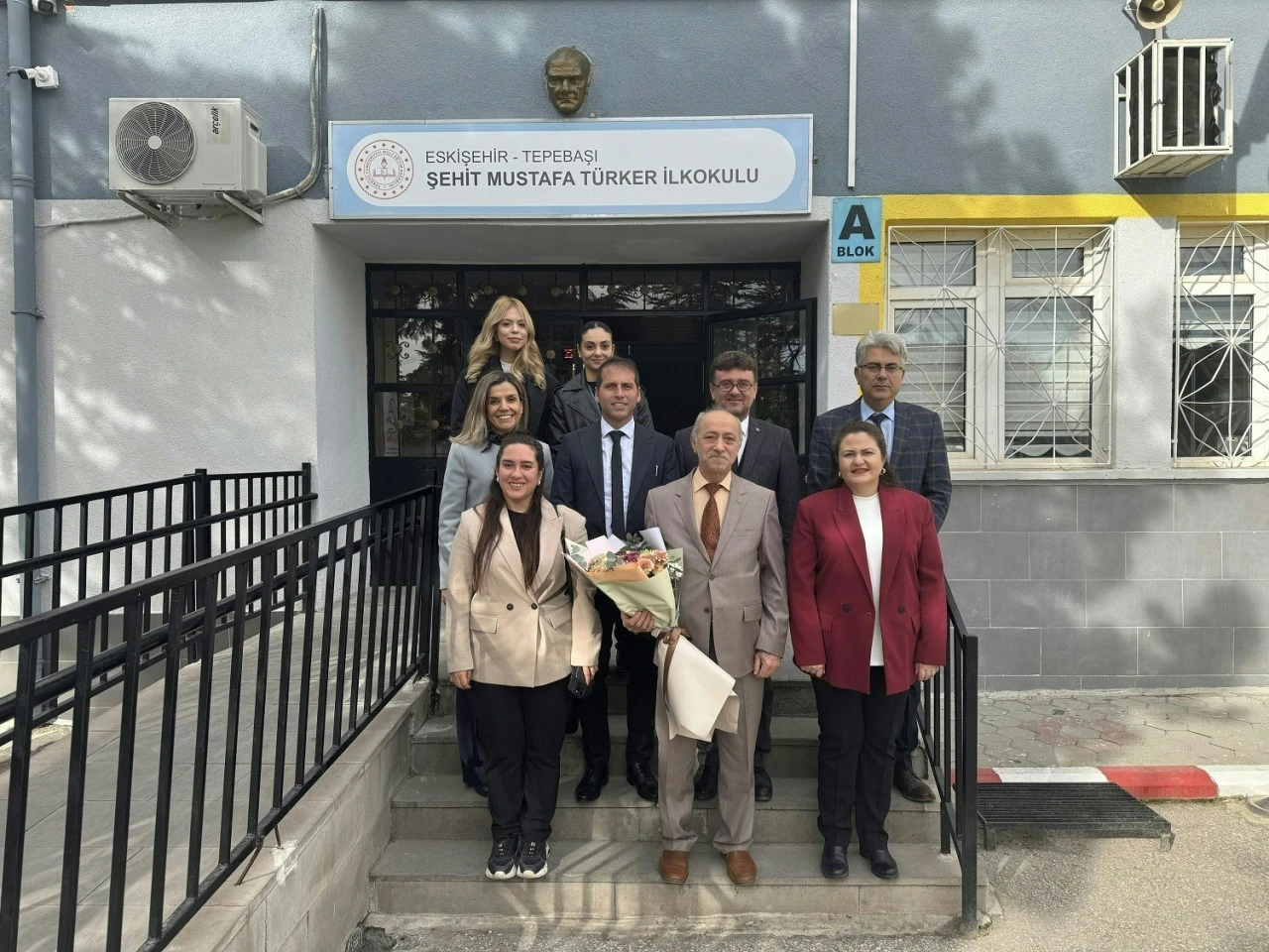 Öğretmenler gününde Eskişehir'in en kıdemli öğretmenini ziyaret ettiler