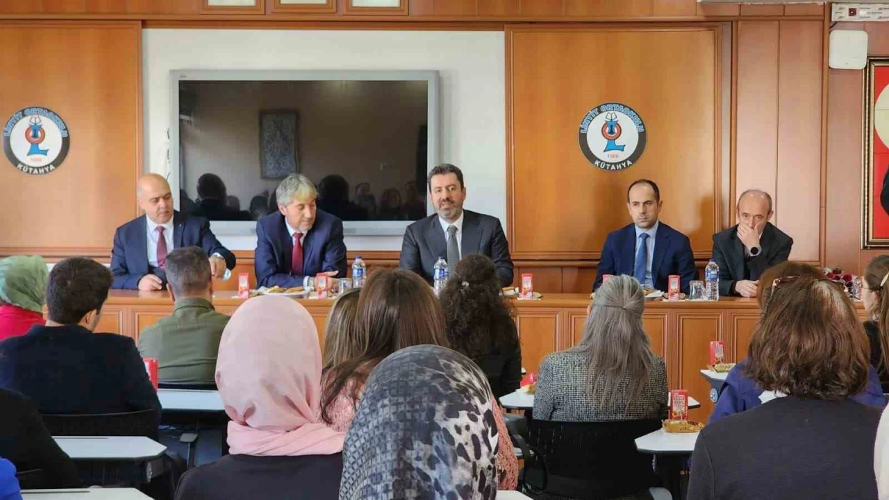 Temel Eğitim Genel Müdürü Savaşçı, Kütahya'da temaslarda bulundu