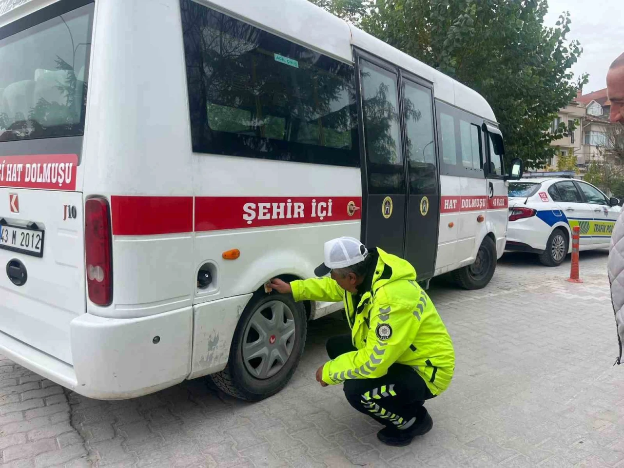 Tavşanlı’da toplu taşıma araçlarına kış lastiği denetimi
