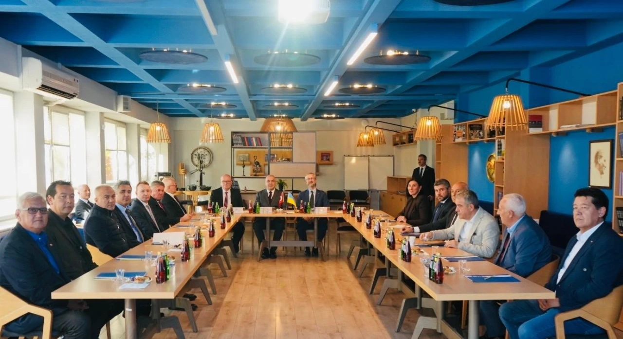 Ukrayna Büyükelçisi Dzhelialov, Eskişehir Sanayi Odası’nı ziyaret etti