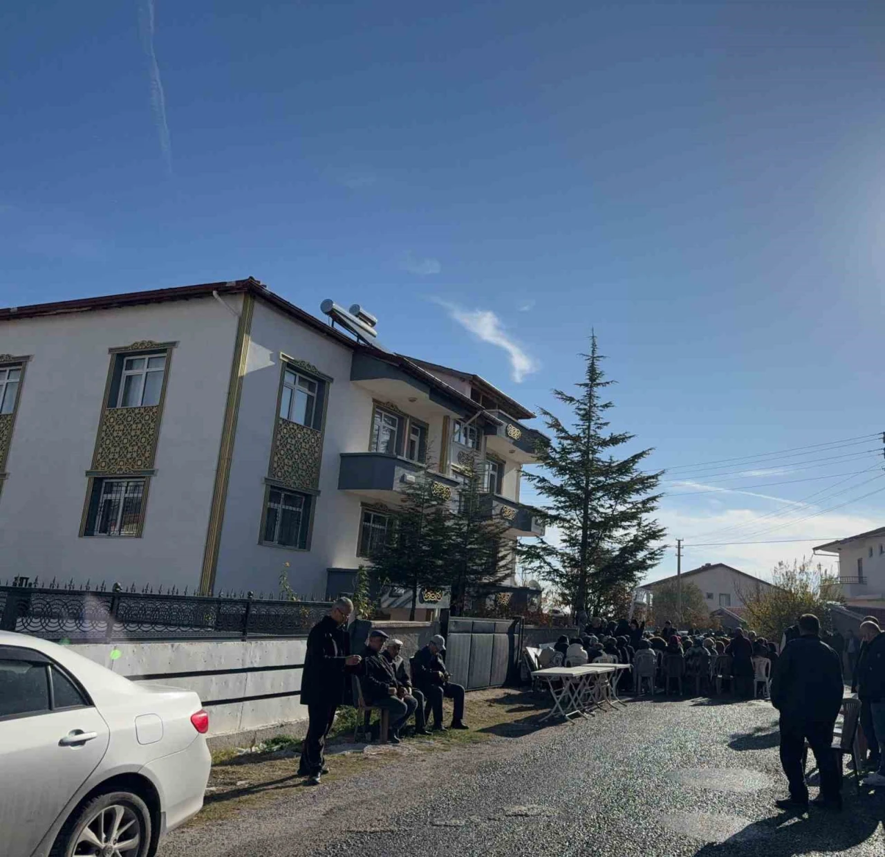 Zehirlenme faciasında son cenaze: Baba Böcek için hüzünlü bekleyiş